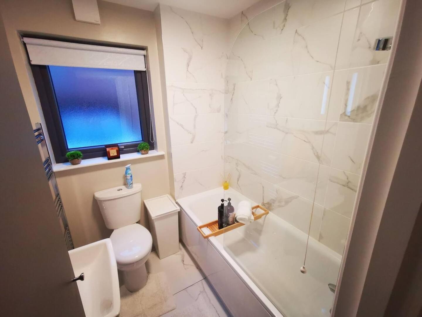 Belfast Central 2 Bedroom Luxurious Modern Stay Экстерьер фото