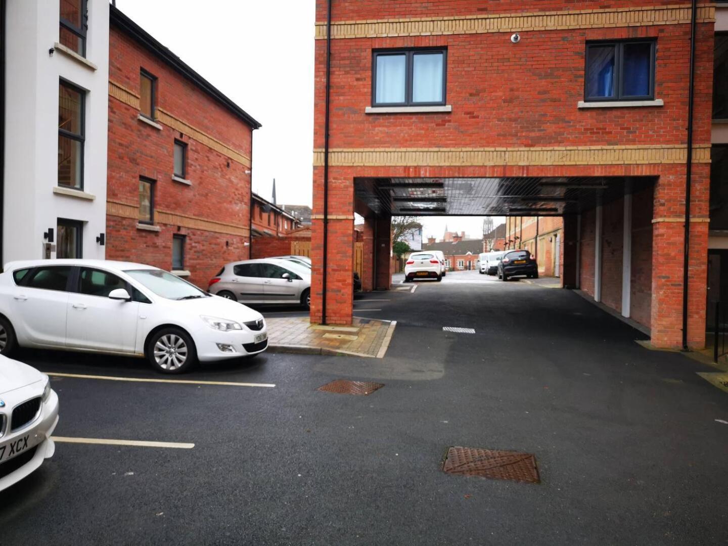 Belfast Central 2 Bedroom Luxurious Modern Stay Экстерьер фото