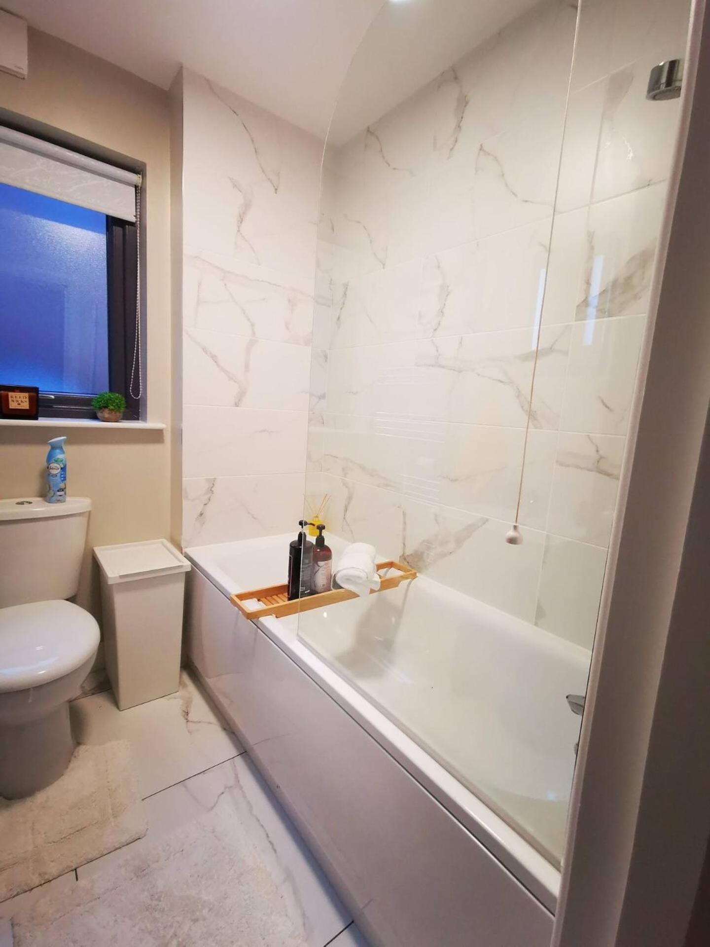 Belfast Central 2 Bedroom Luxurious Modern Stay Экстерьер фото