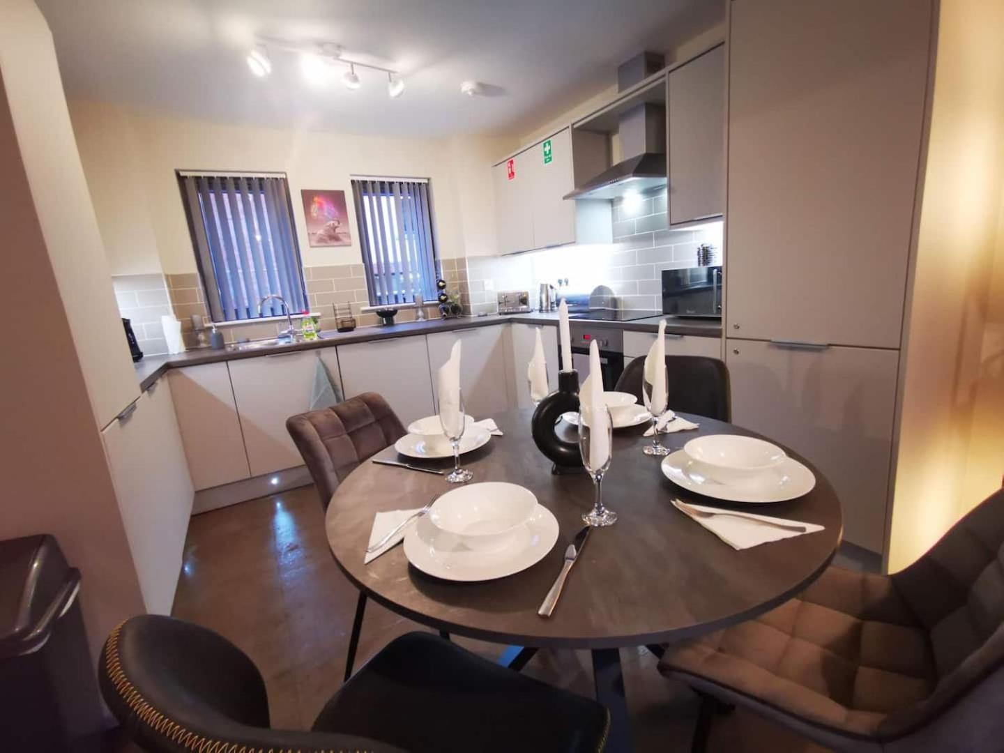 Belfast Central 2 Bedroom Luxurious Modern Stay Экстерьер фото