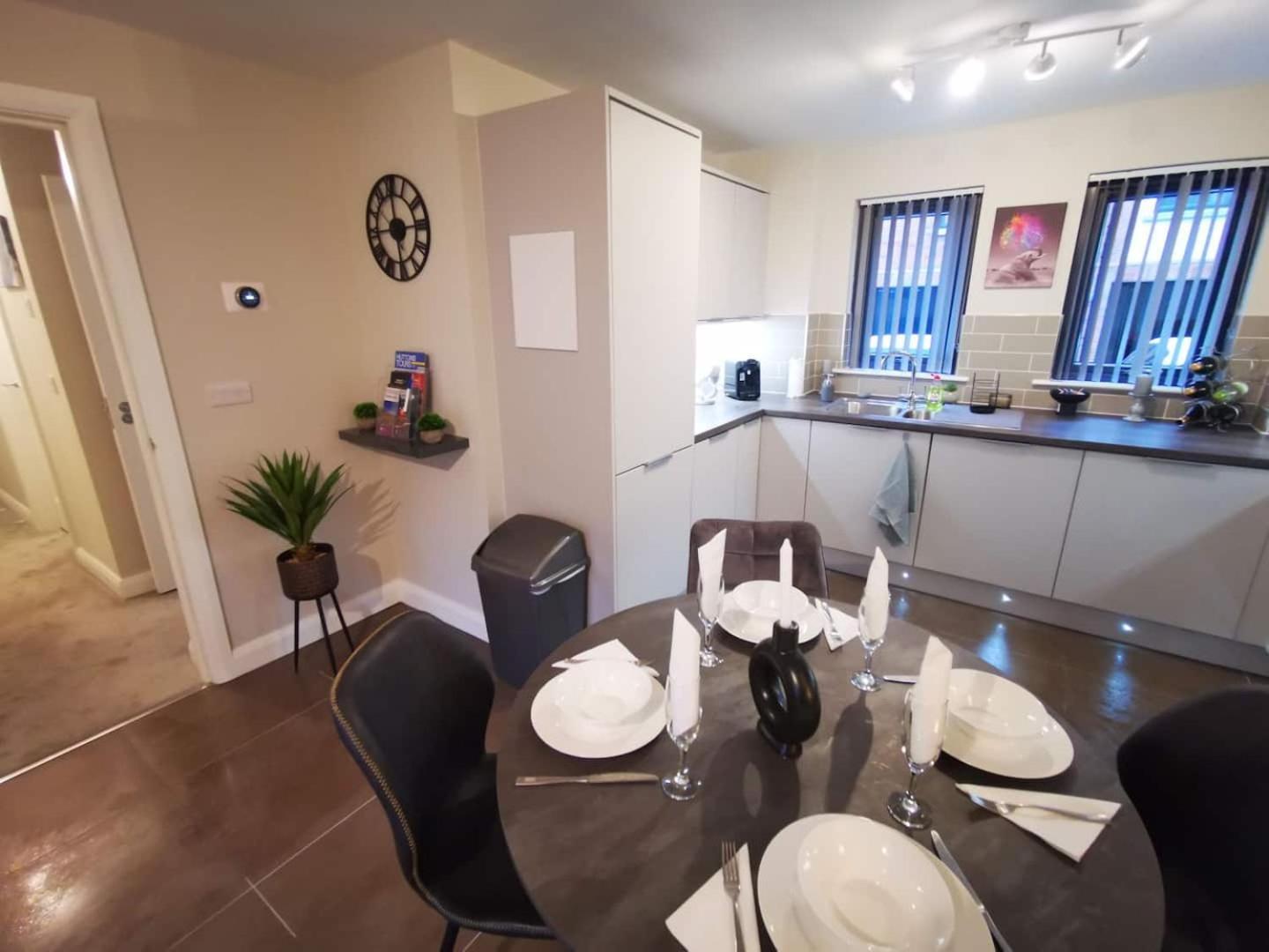 Belfast Central 2 Bedroom Luxurious Modern Stay Экстерьер фото