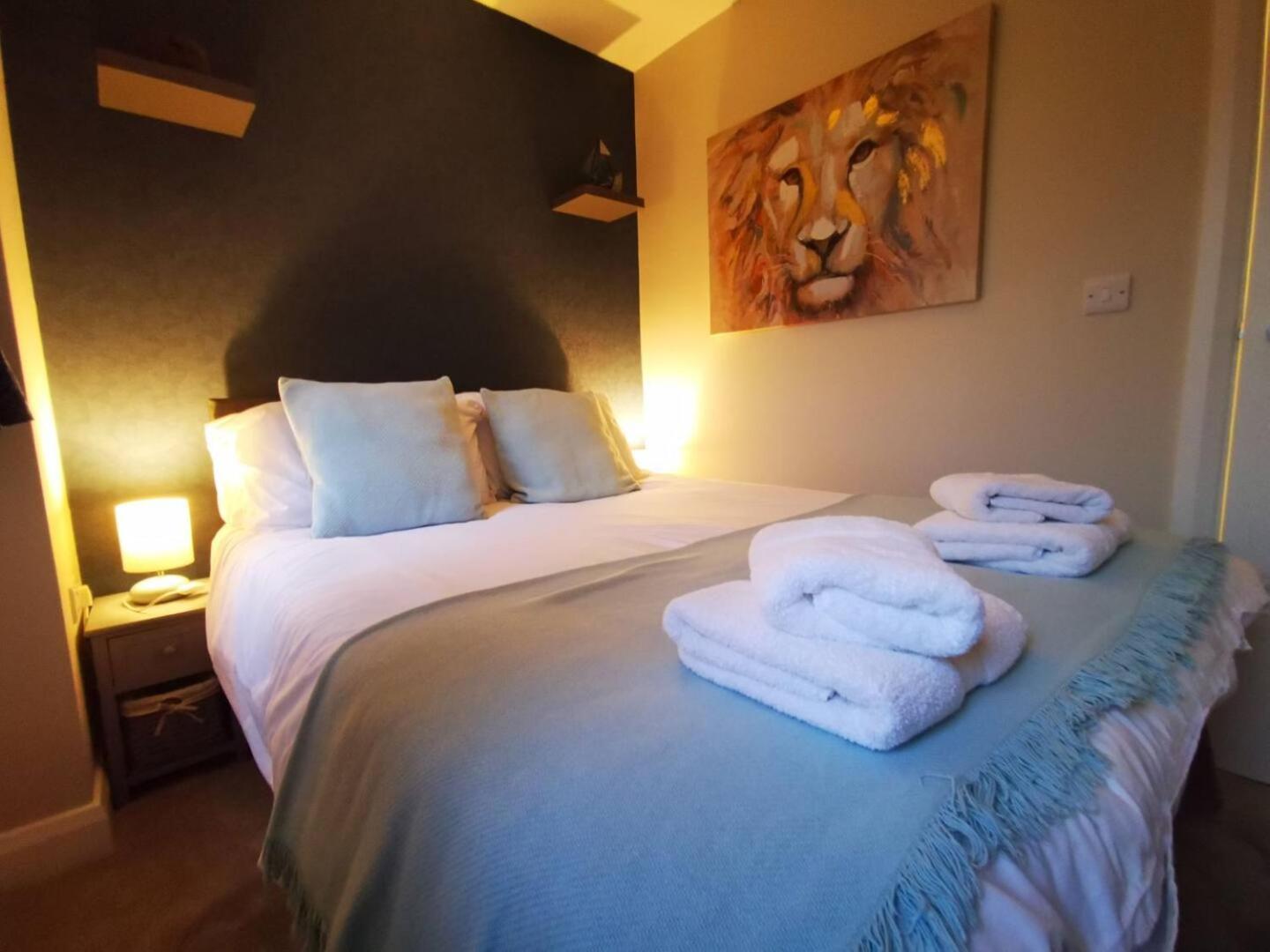 Belfast Central 2 Bedroom Luxurious Modern Stay Экстерьер фото