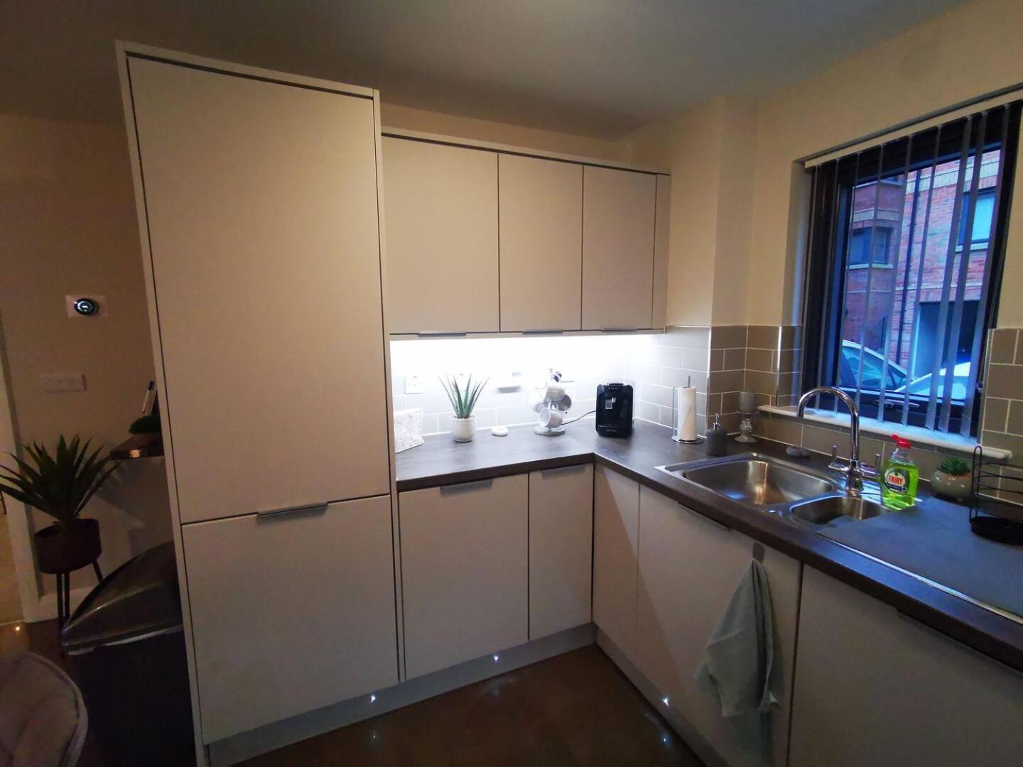 Belfast Central 2 Bedroom Luxurious Modern Stay Экстерьер фото